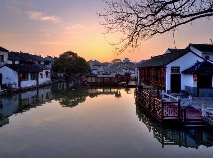 官方通道,专业可靠与前任突然讲述恋爱经历什么意思?一起探讨的吉鹿力问答社区